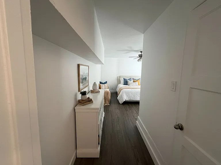 Must-see Updated Vintage-Style Studio at 1245 N Laurel Ave, West Hollywood, CA 90046 — Photo 2