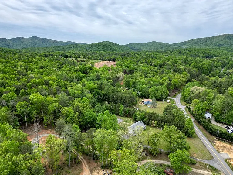 1085 Jones Creek Rd — Photo 49