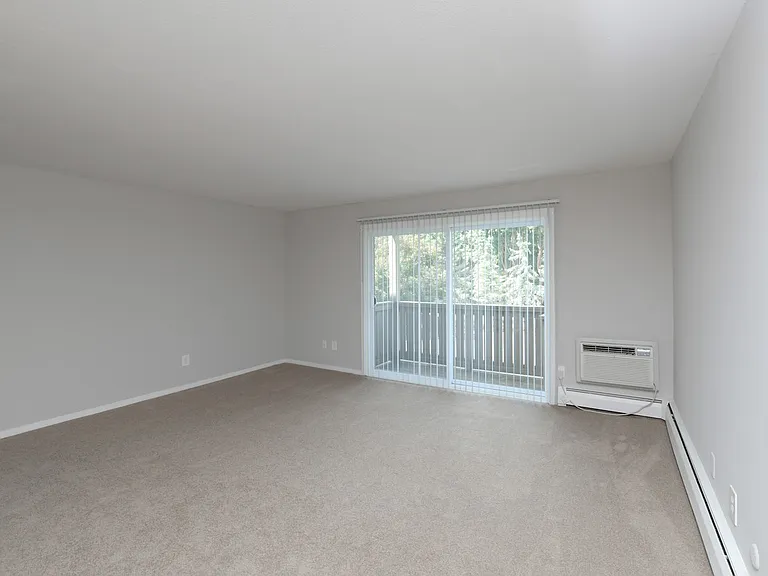 Bayside Country Club Apartments — Photo 55