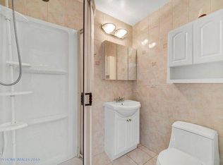 1 Buckingham Ln, Buffalo Grove, IL 60089