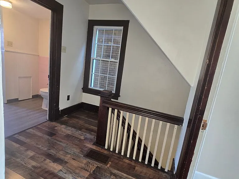 37 Walnut St — Photo 2