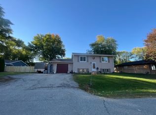 25109 Kickapoo Dr, Kansasville, WI 53139