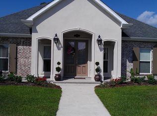 260 Brentwood Dr, Houma, LA 70360