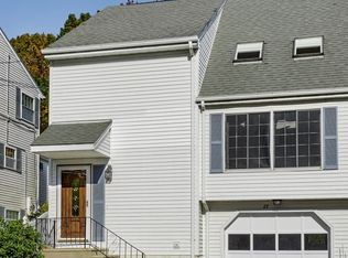 27 4th St, Worcester, MA 01602