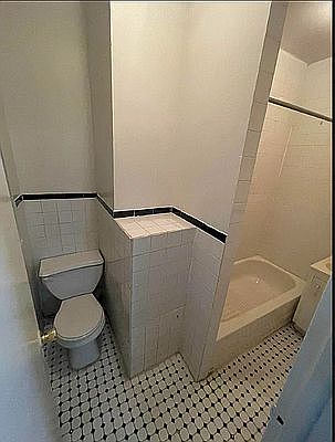 3rd image of 316 E 49th St APT 2C