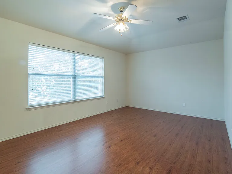 2811 Hannah Kay Ln — Photo 13
