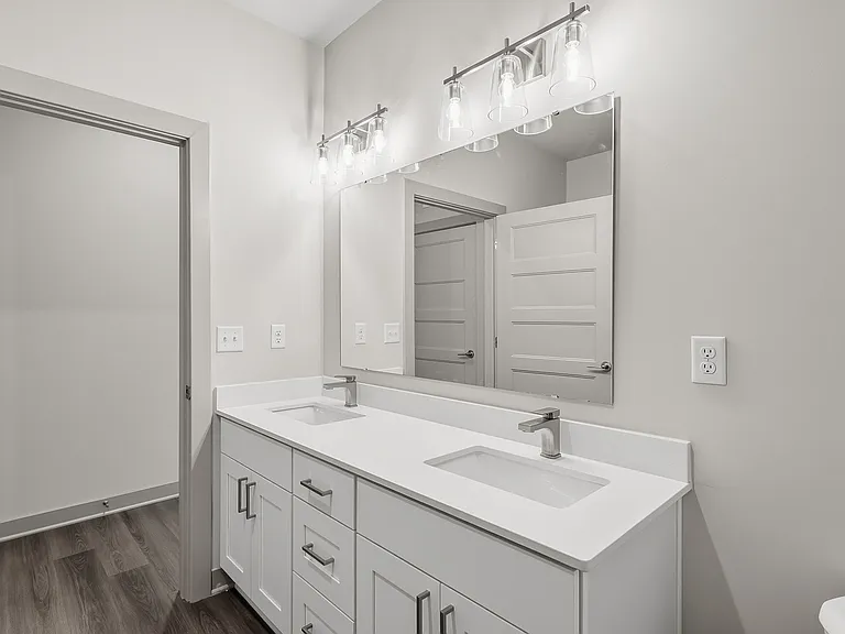 Viridian Apartments — Photo 41