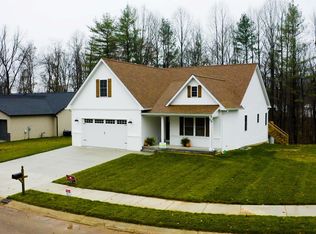 976 S Lantern Ln, Ellettsville, IN 47429