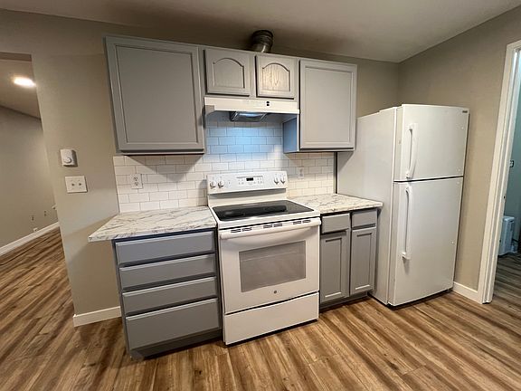 3rd image of 14504 122nd Ave E Unit B