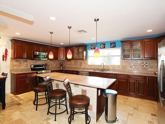 2nd image of 1308 W Runion Dr