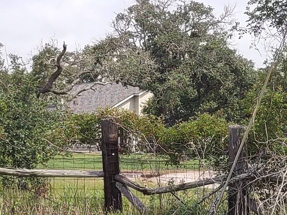 3rd image of 426 Club Lake Dr