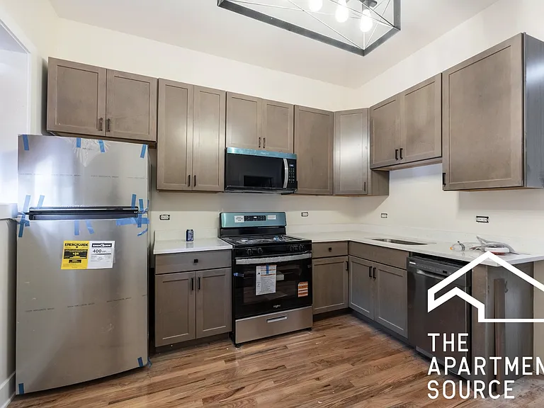1742 N California Ave #1F — Photo 1