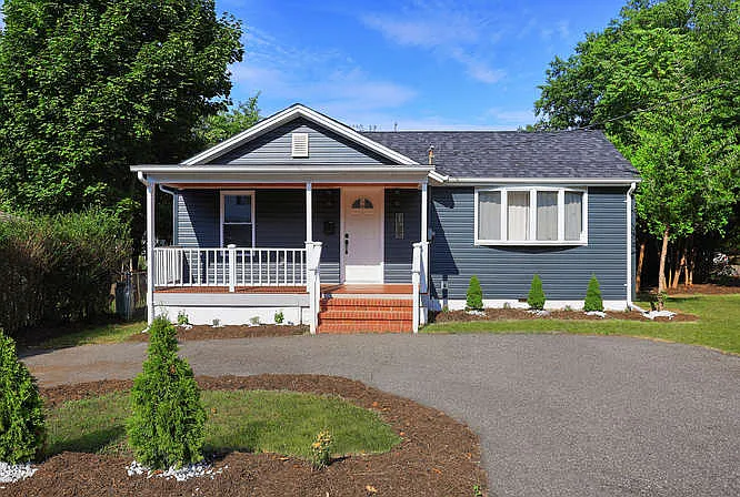 123 Barnard St photo 1