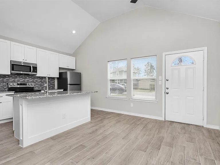 16706 E Hammon — Photo 6