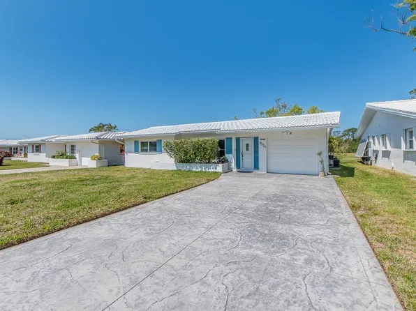 9024 140th Way, Seminole, FL 33776