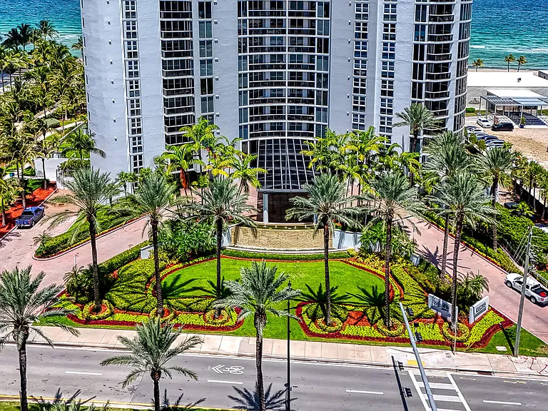 18911 Collins Ave #506 — Photo 84