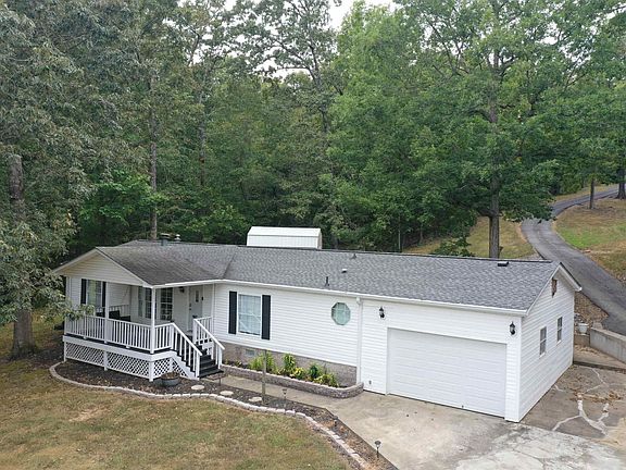 2nd image of 396 Steamboat Rd
