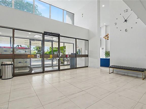 4th image of 1580 Mississauga Valley Blvd #1102