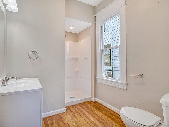 4th image of 1135 Highland Ave SE