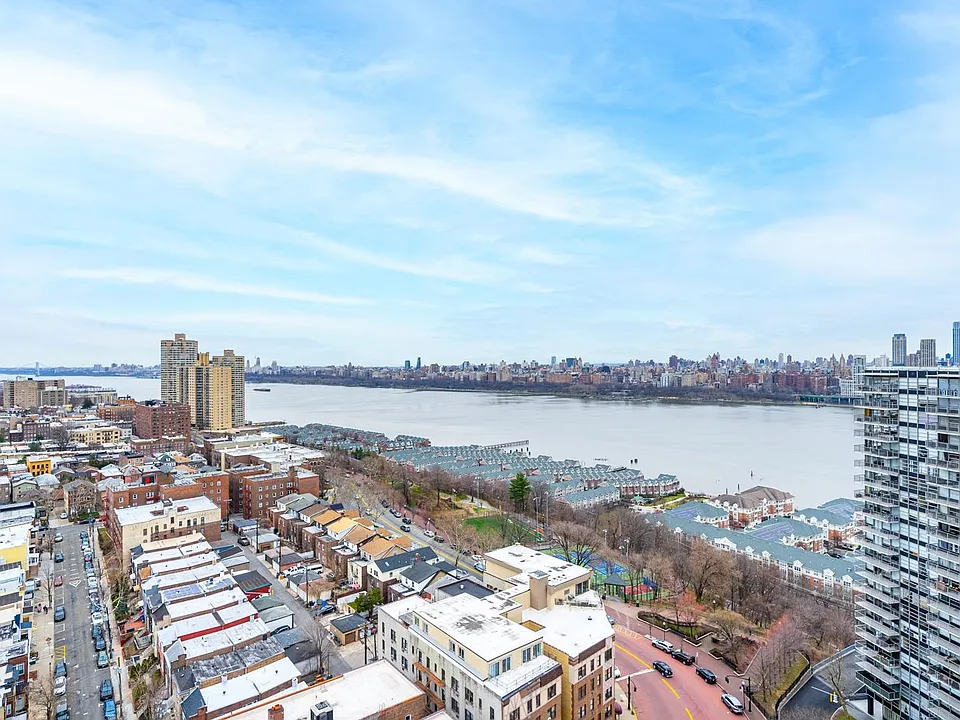 6040 Boulevard East #17M