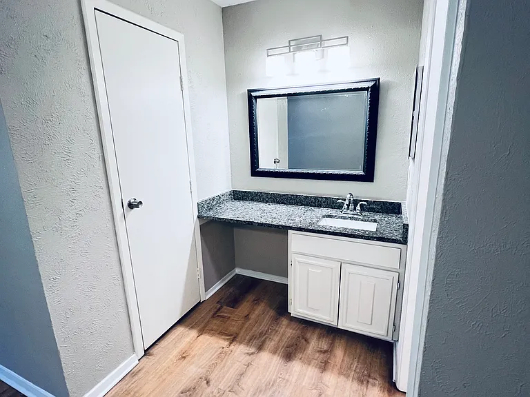 2102 Richwood Dr — Photo 17