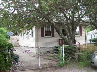 12 Holt St, Warwick, RI 02889