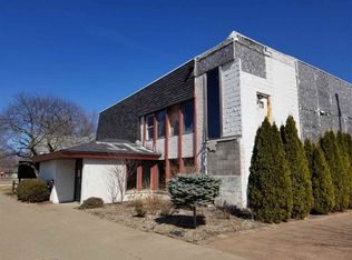 401 N 4th St, Clinton, IA 52732