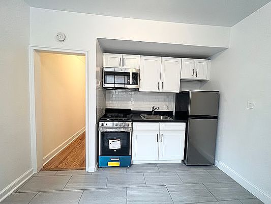 1st image of 348 W 45th St APT 4C
