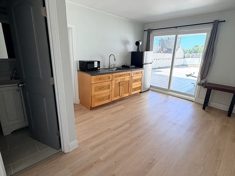 48 Parkview Ave — Photo 4