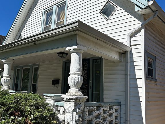 2nd image of 762 N Holmes Ave