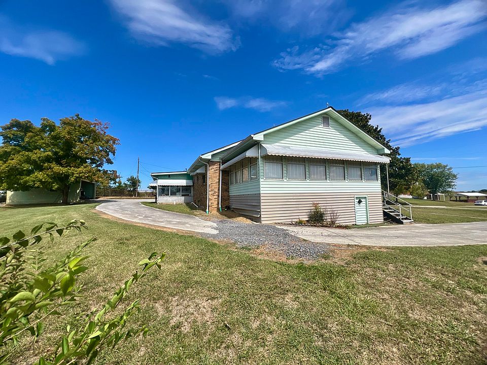 106th image of 1550 Mount Hope Rd #1