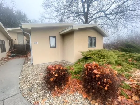 200 Southwind Pl, Manhattan, KS 66503
