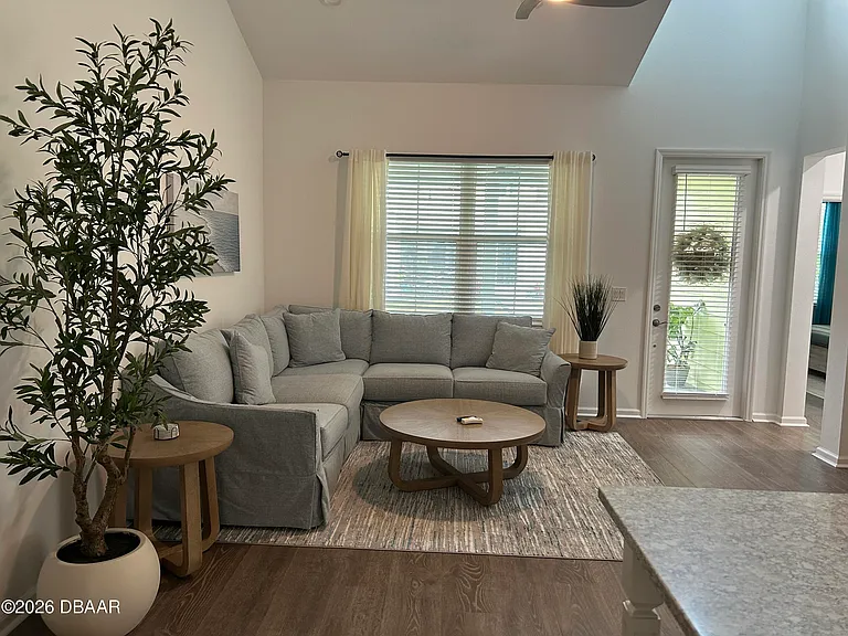 357 Hang Loose Way — Photo 2