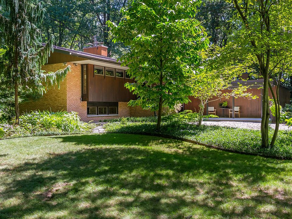 3818 Heights Dr, Hickory Corners, MI 49060 Zillow
