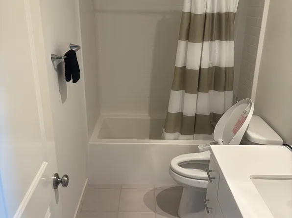 212 Oak Frst #212, Irvine, CA 92618