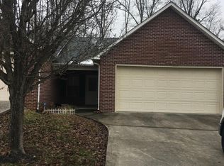 5220 Avery Woods Ln, Knoxville, TN 37921