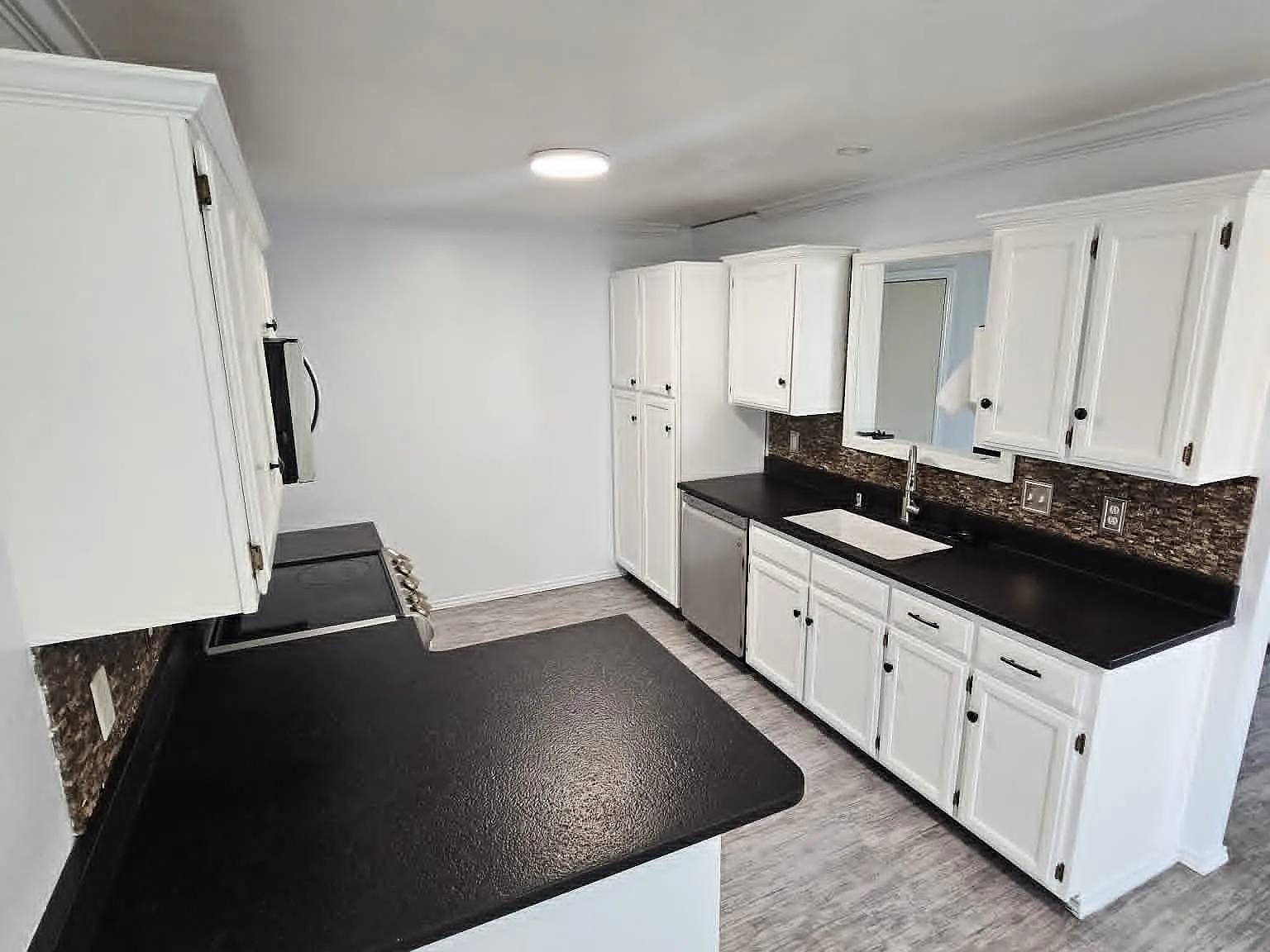 3 bed, 1489 sqft, $1,950 — Photo 4