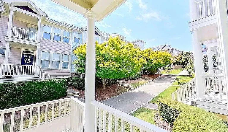 513 Village Loop Dr — Photo 2