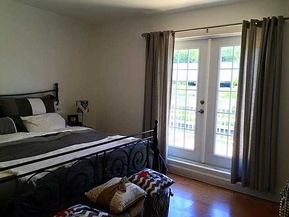 2nd image of 3745 NE 171st St APT 40