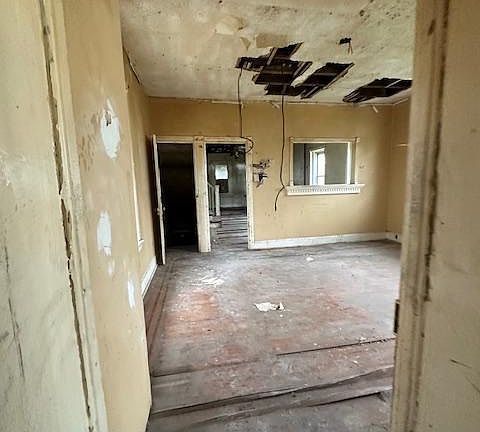 3rd image of 4412 Post Rd