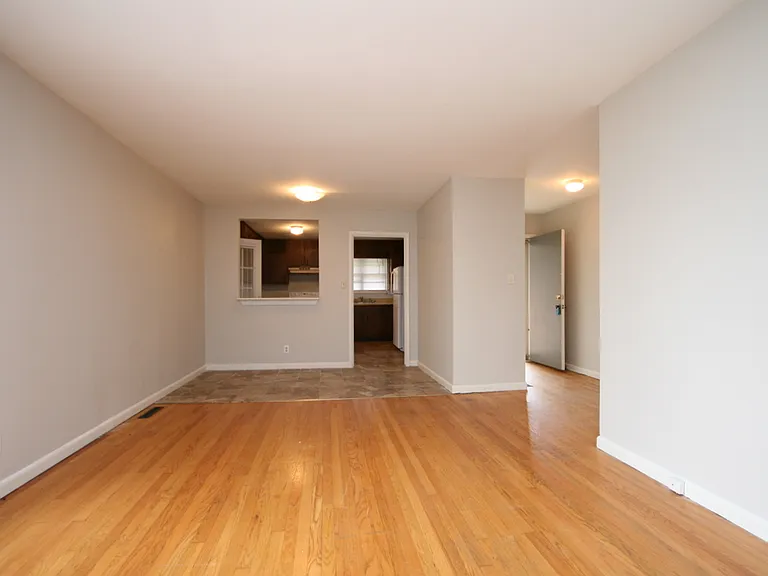 417 Greenacres Dr NW — Photo 6