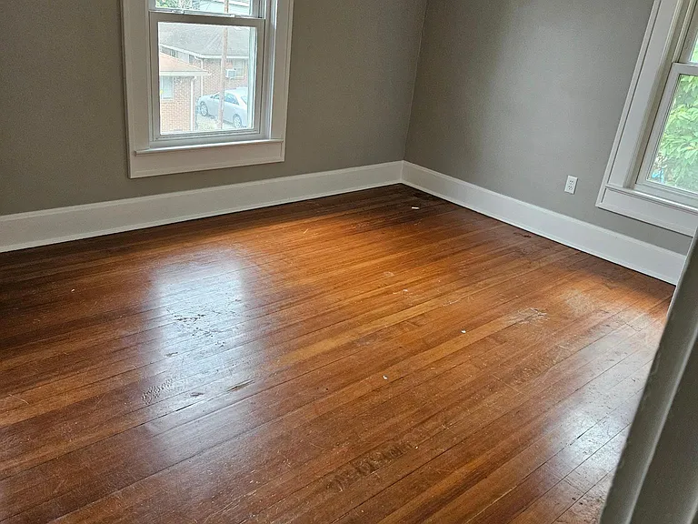 116 N McCarty St — Photo 3