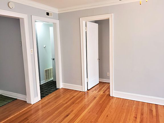 5th image of 2534 N Kilbourn Ave #1