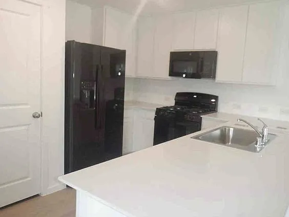 728 Dressage Ln — Photo 2