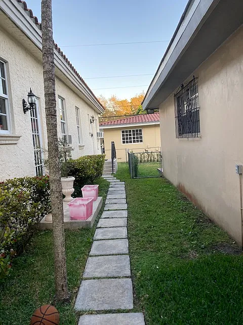 1 bed, 400 sqft, $1,750 — Photo 4