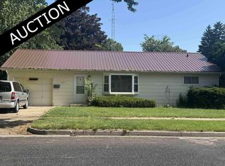 1037 Seymour St, Reedsburg, WI 53959