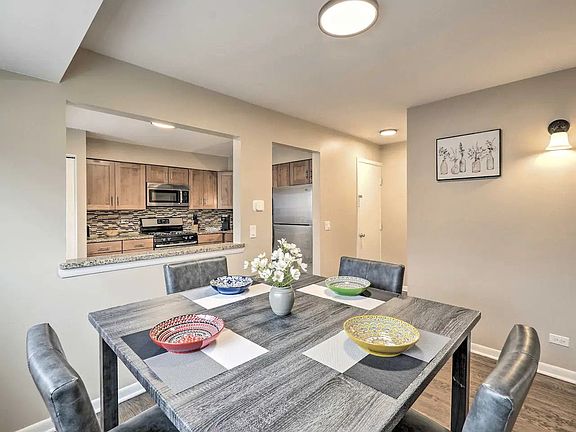 2nd image of 505 E Valley Ln #505