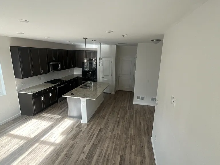 1914 Rosen Dr — Photo 5