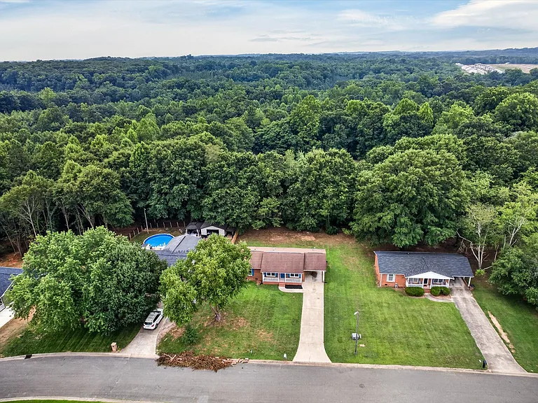 912 Kearney Dr — Photo 37