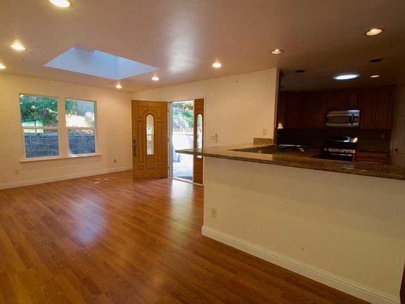 3rd image of 1054 Whispering Pines Dr